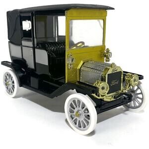 1911 Ford Town Car Die Cast 1:32 Scale Silver by The National Motor Museum